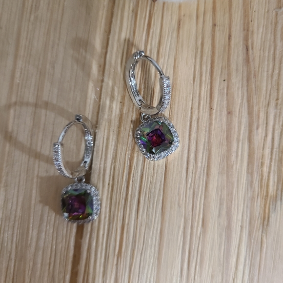💜💜NEW💜💜EXQUISITE!! DANGLE  RAINBOW TOPAZ Earrings in SILVER Plating💜💜 - Picture 9 of 15
